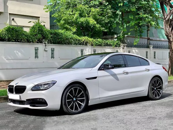 Dịch vụ thay Kính chắn gió xe BMW 640i tận nơi